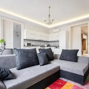 Szentkiralyi Apartman 2 Appartamento